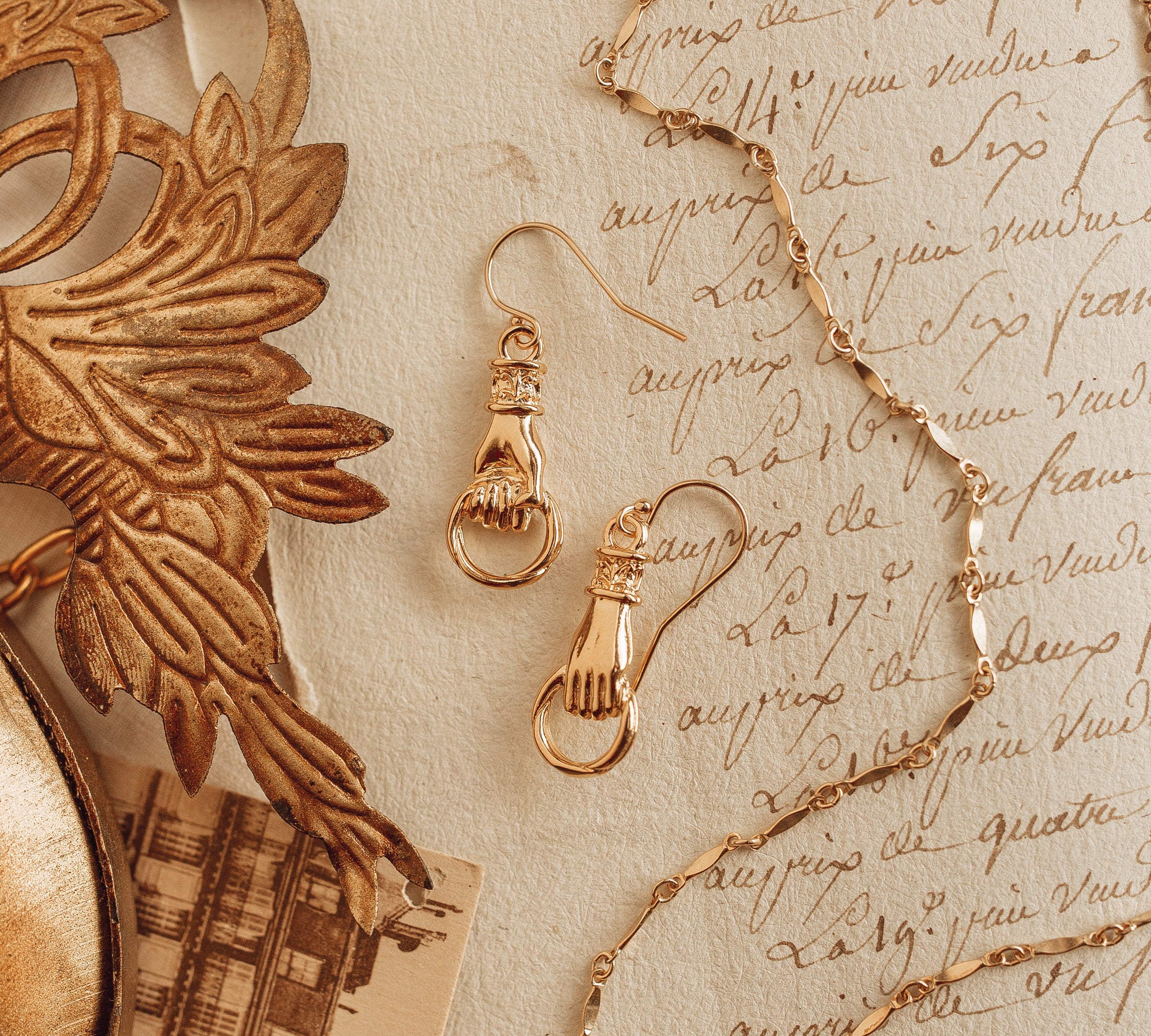 Les Mains Earrings - bijoulimon.com